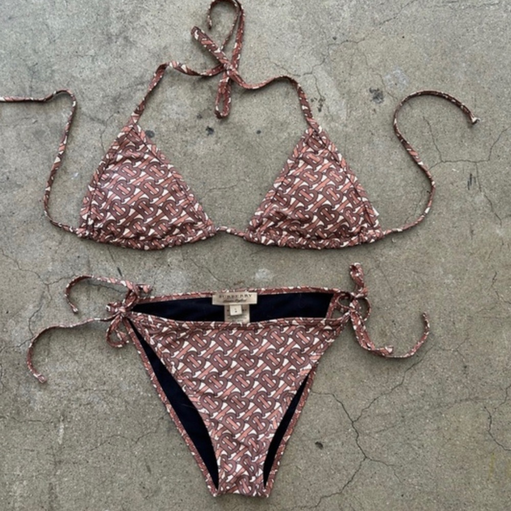 Burberry horseferry swimsuit